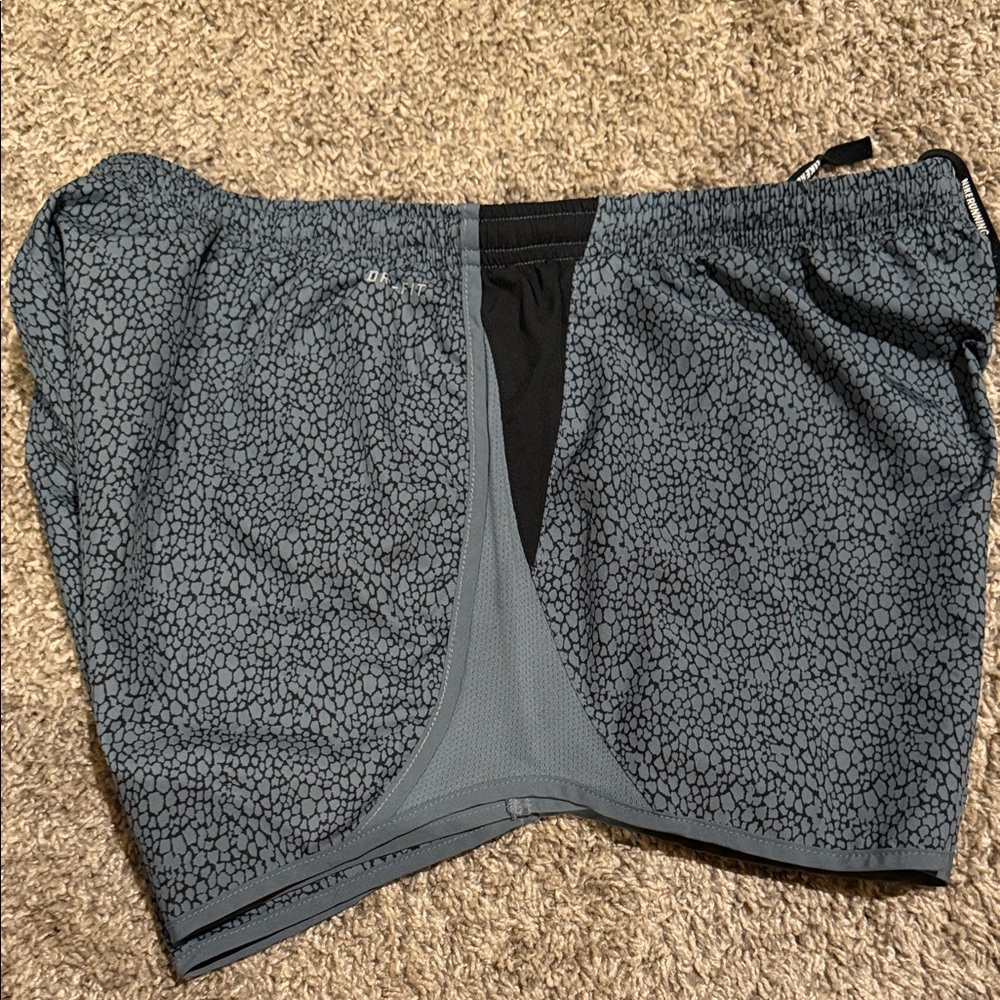 Nike Women's Black and Gray Printed Athletic Shorts - Picture 3 of 3